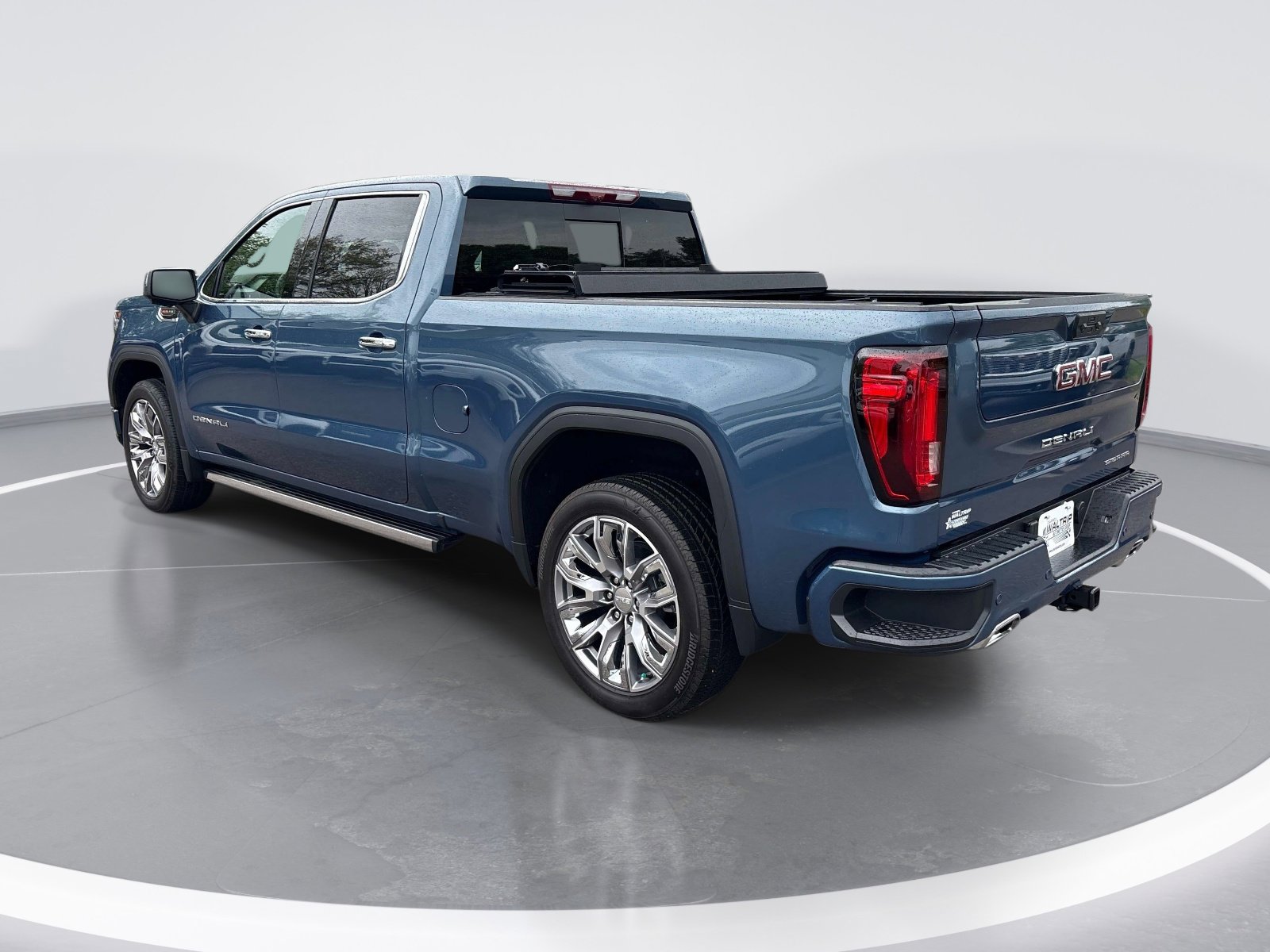2025 GMC Sierra 1500 Denali photo 4