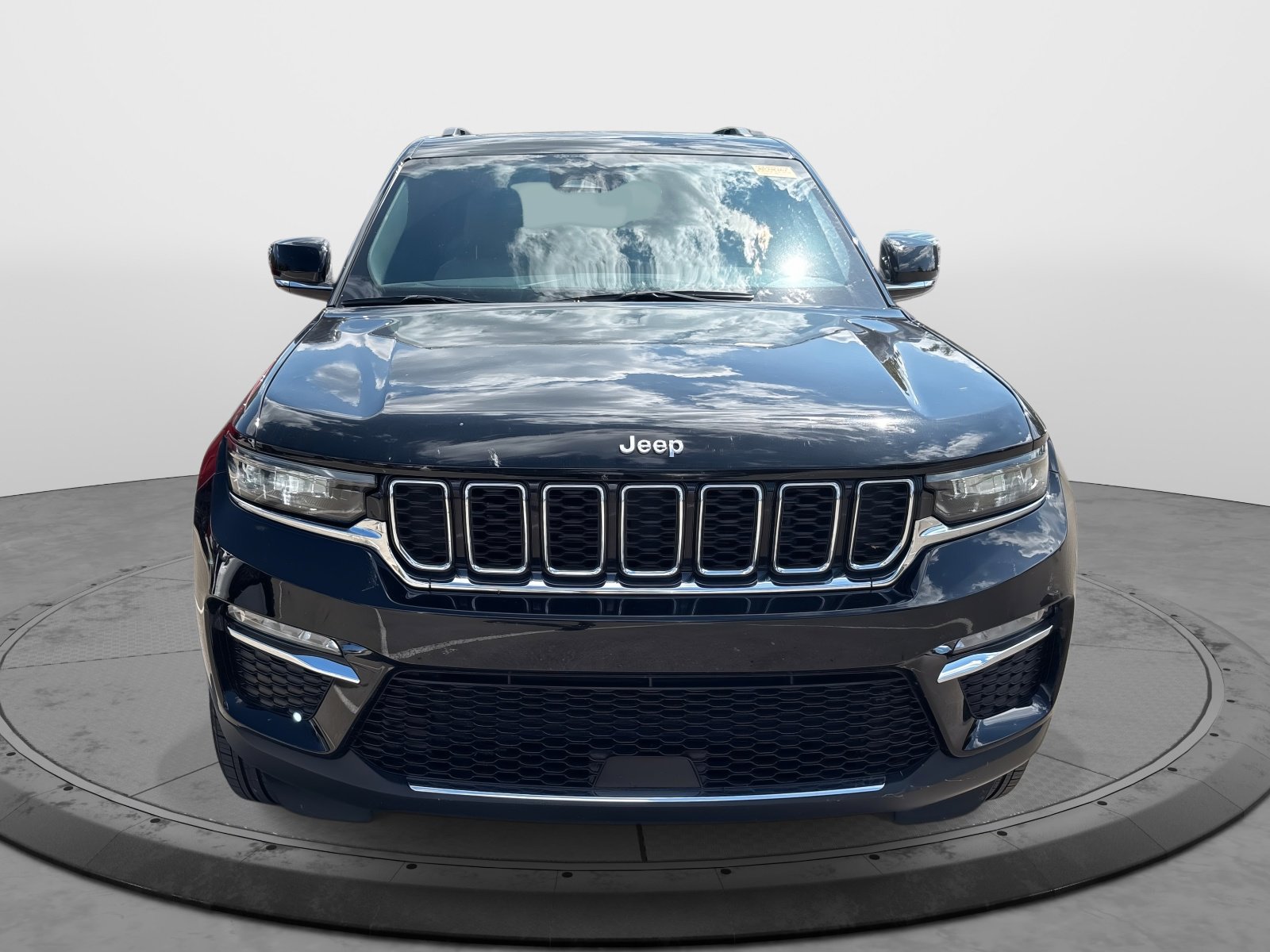 2023 Jeep Grand Cherokee Limited photo 2