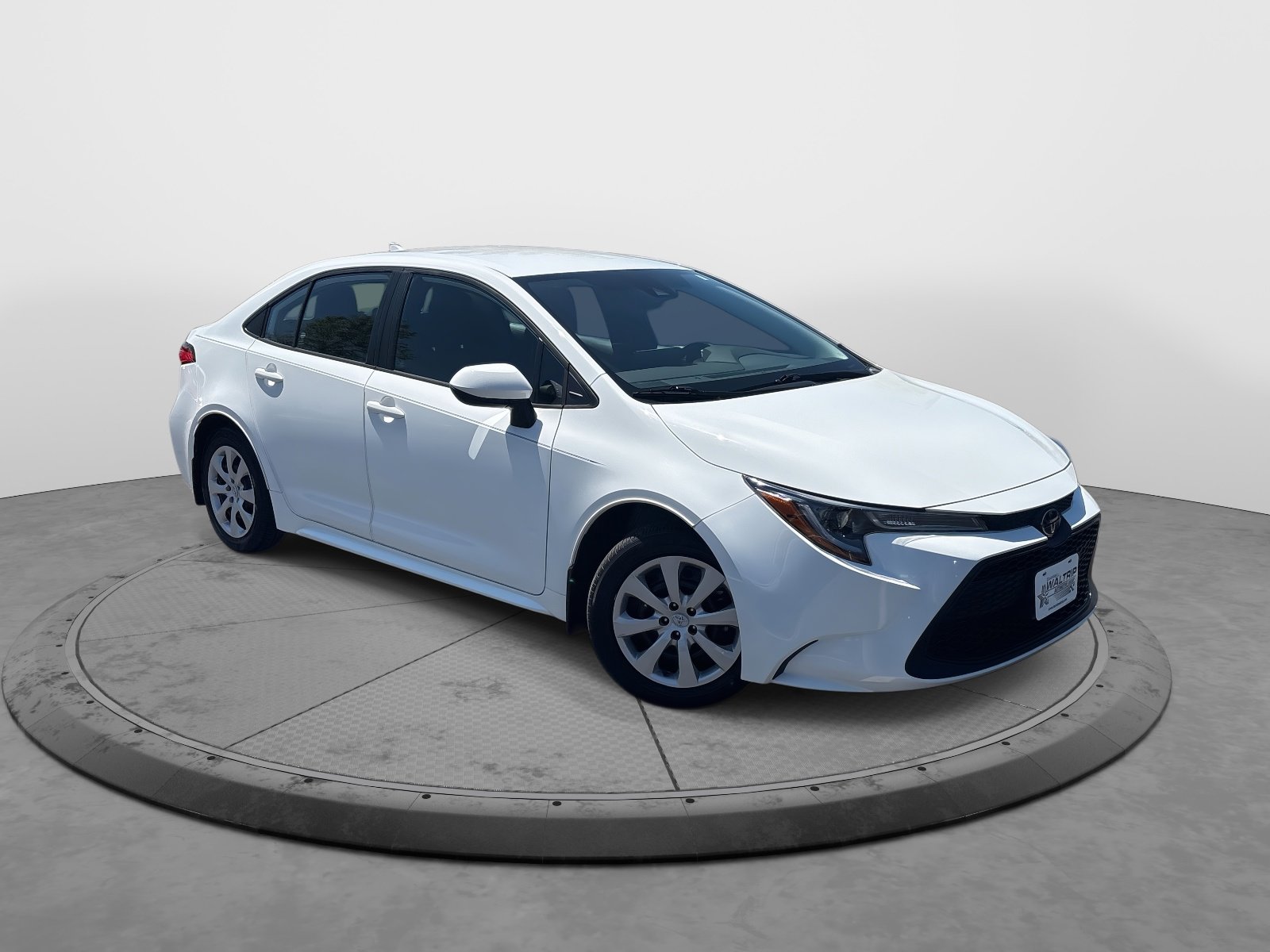 Used 2022 Toyota Corolla LE with VIN 5YFEPMAE9NP322054 for sale in Franklin, TN
