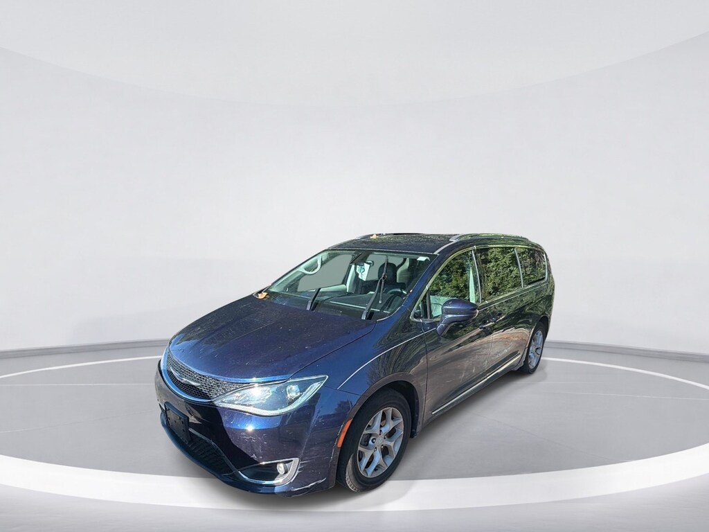 Used 2018 Chrysler Pacifica Touring L Minivan