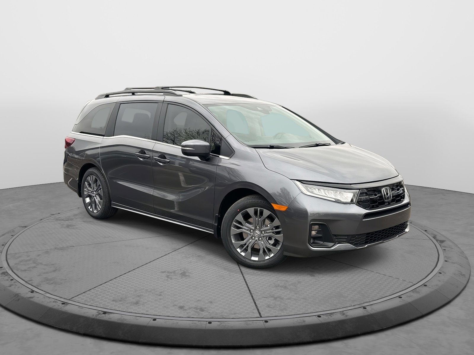 2026 Honda Odyssey Touring photo 2