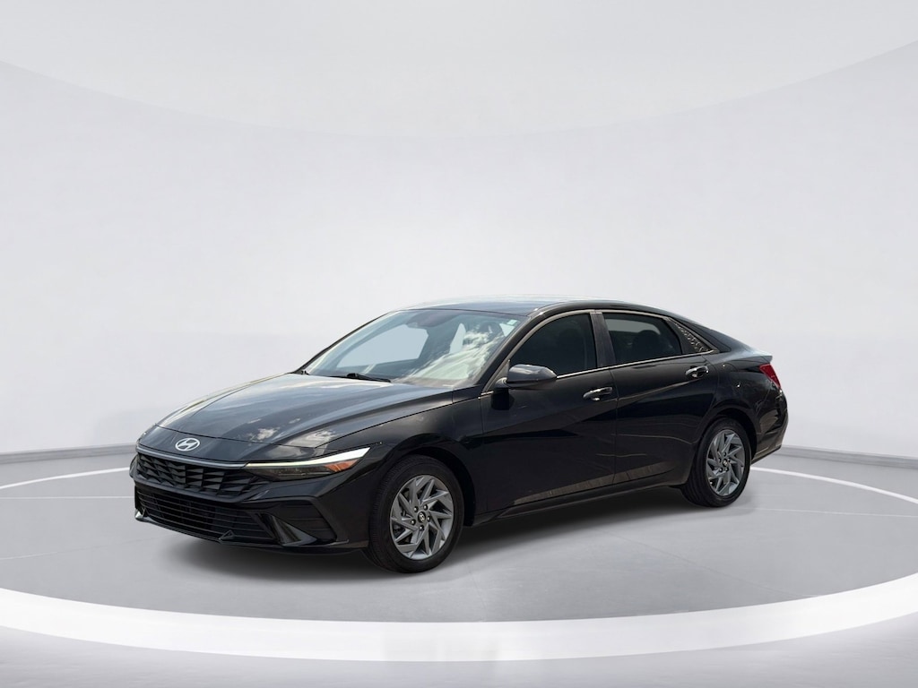 Used 2025 Hyundai Elantra Hybrid Blue Sedan