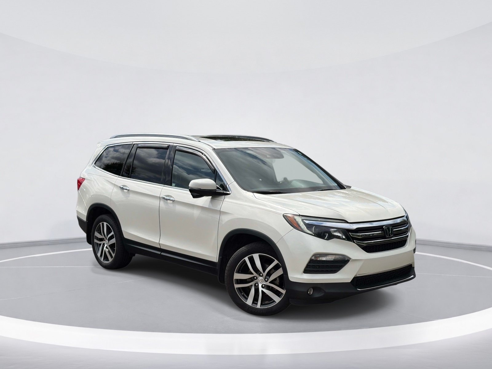 Used 2018 Honda Pilot Touring with VIN 5FNYF6H98JB034505 for sale in Franklin, TN