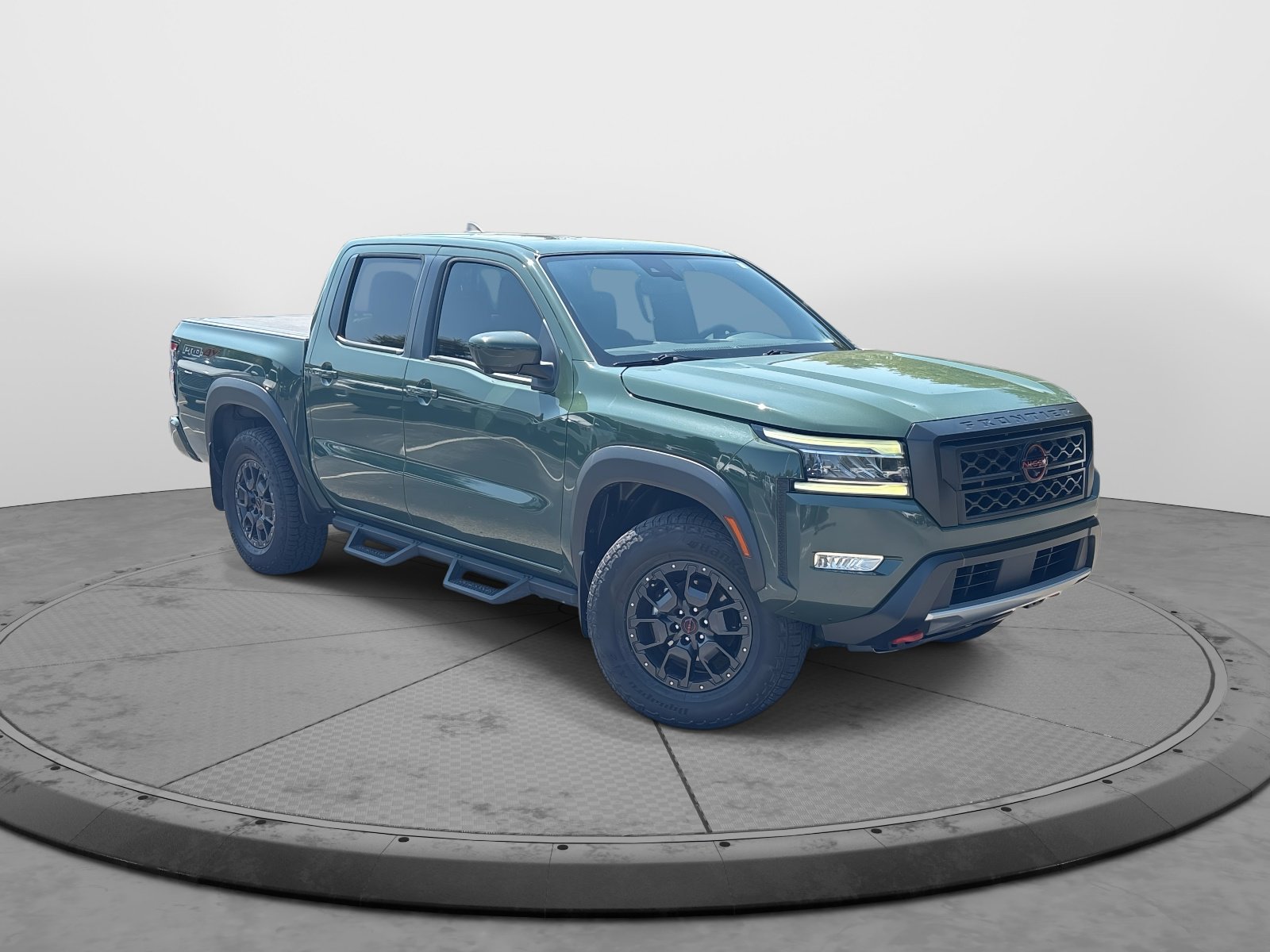 2022 Nissan Frontier PRO-4X photo 2