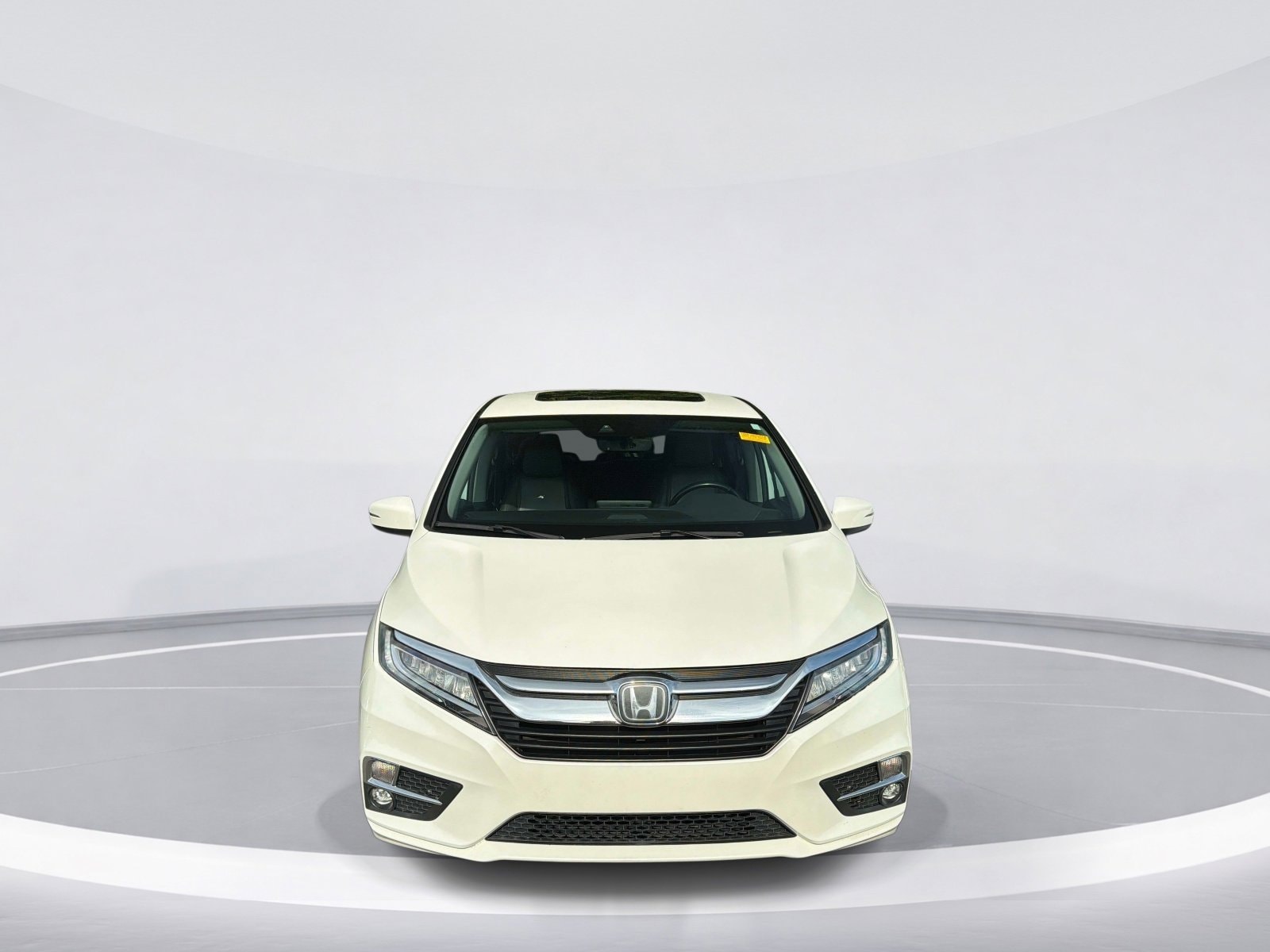 2018 Honda Odyssey Touring photo 3