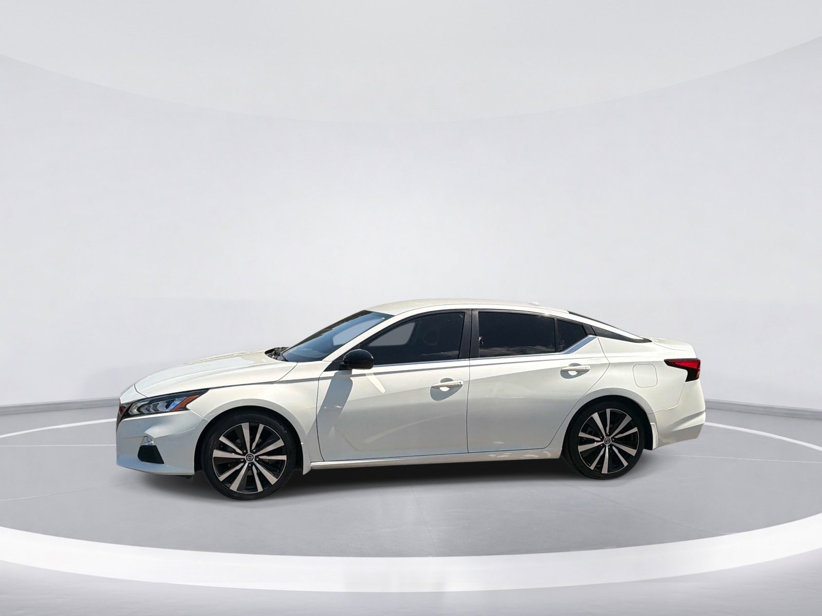 2022 Nissan Altima 2.5 SR photo 5