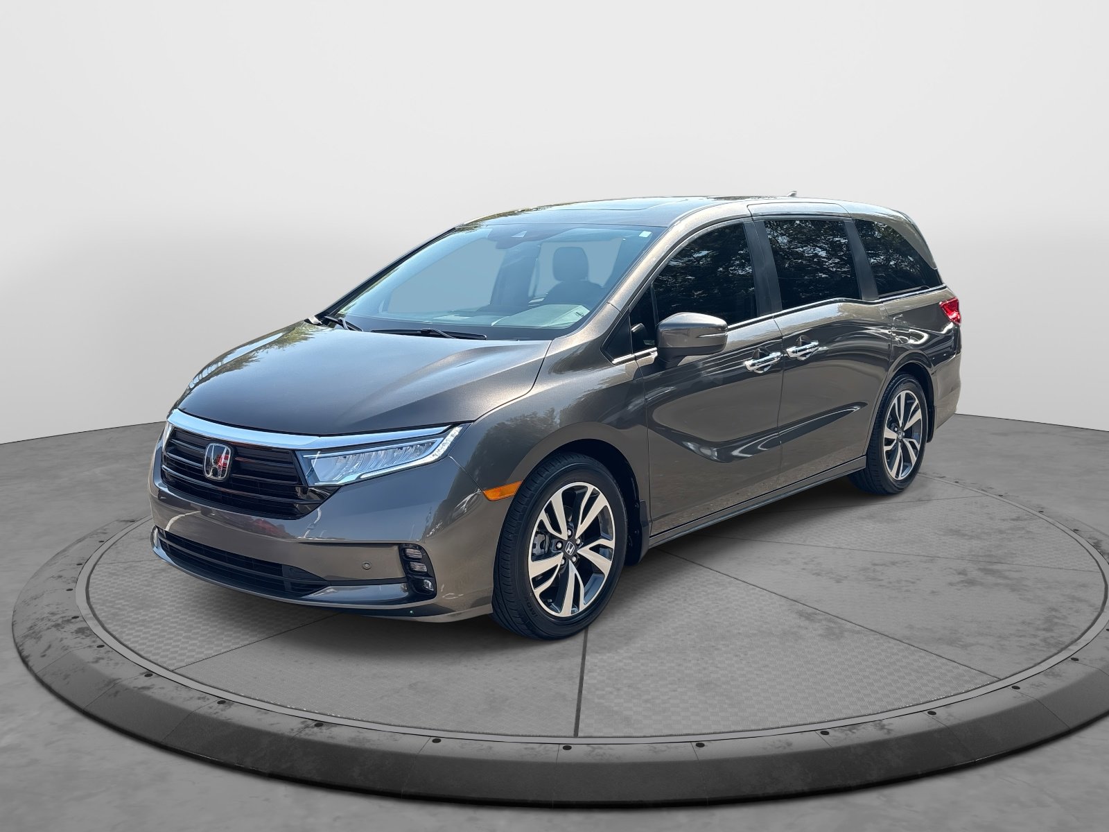 2023 Honda Odyssey Touring photo 3