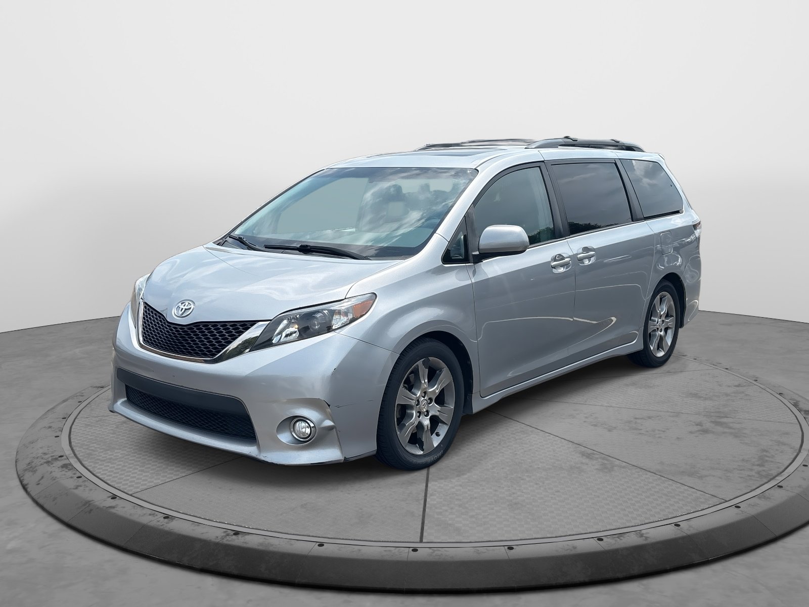2012 Toyota Sienna SE photo 3