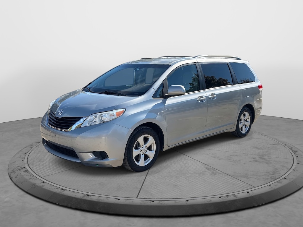 Used 2014 Toyota Sienna LE Minivan