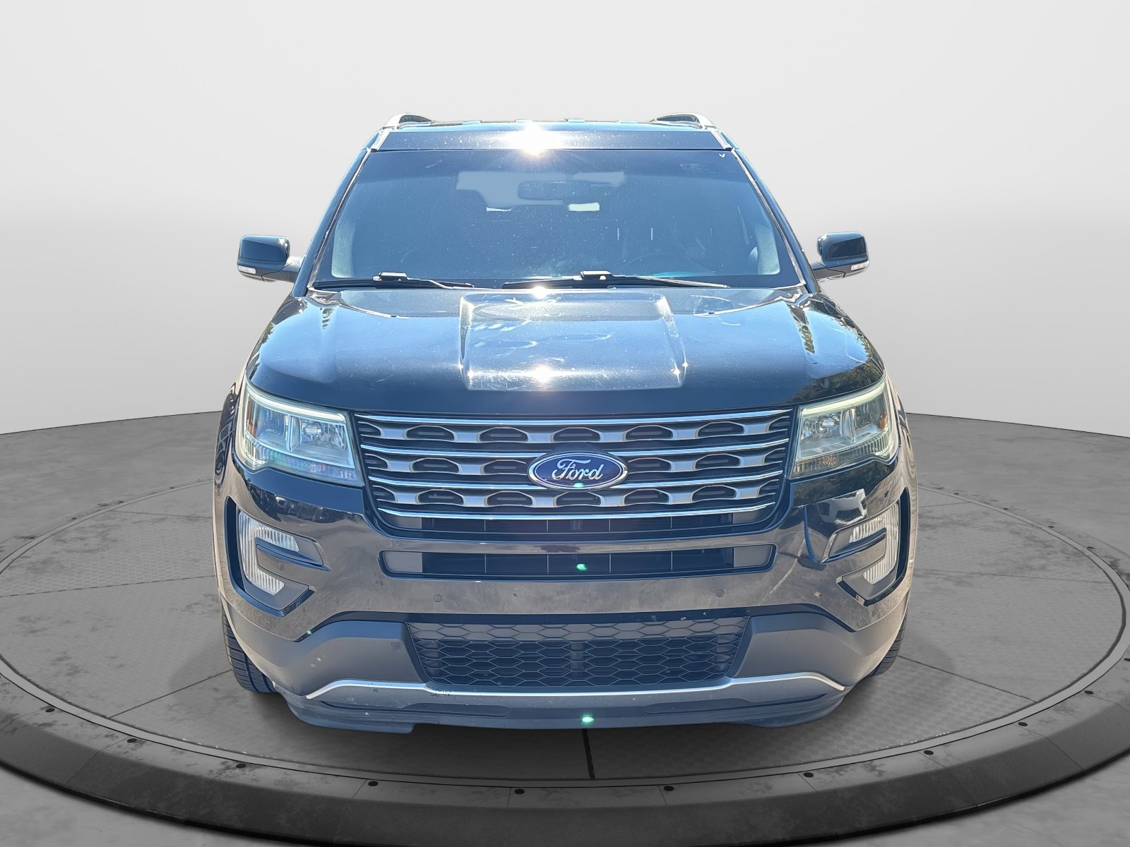 2017 Ford Explorer XLT photo 3