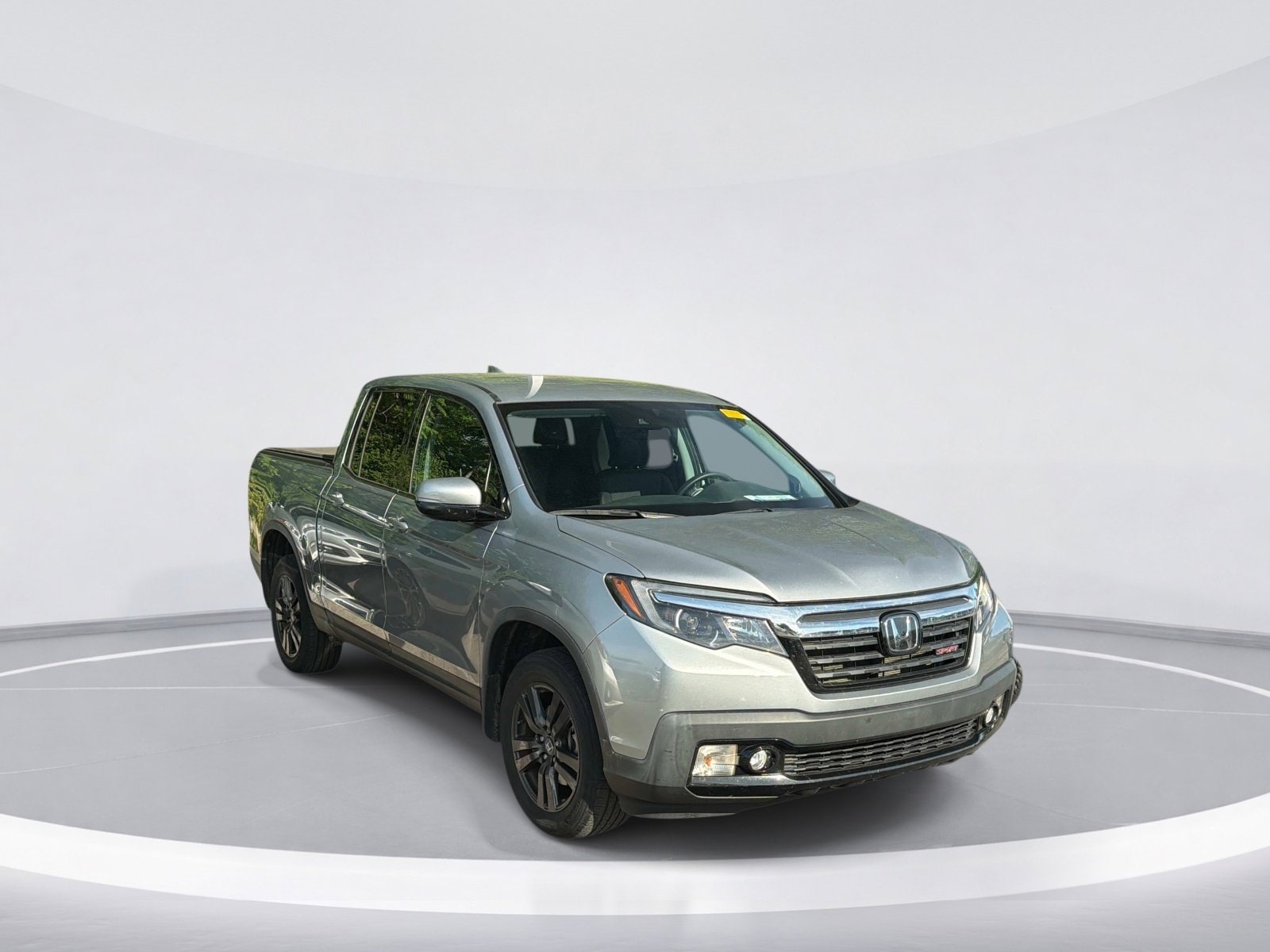 2020 Honda Ridgeline Sport photo 2