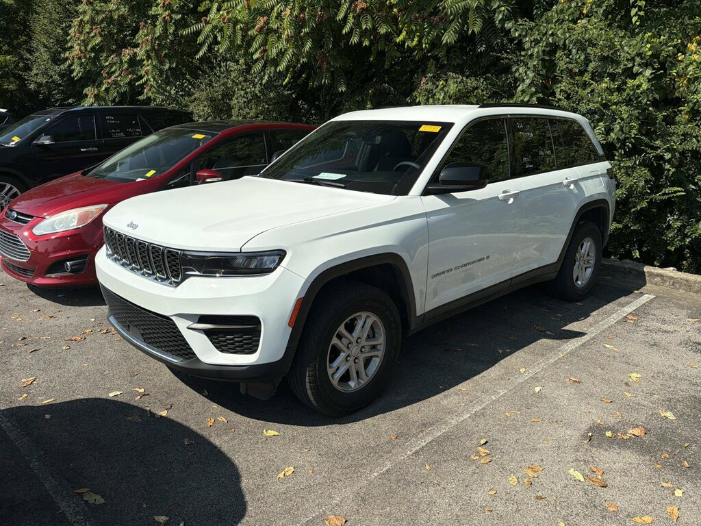 Used 2024 Jeep Grand Cherokee Laredo SUV