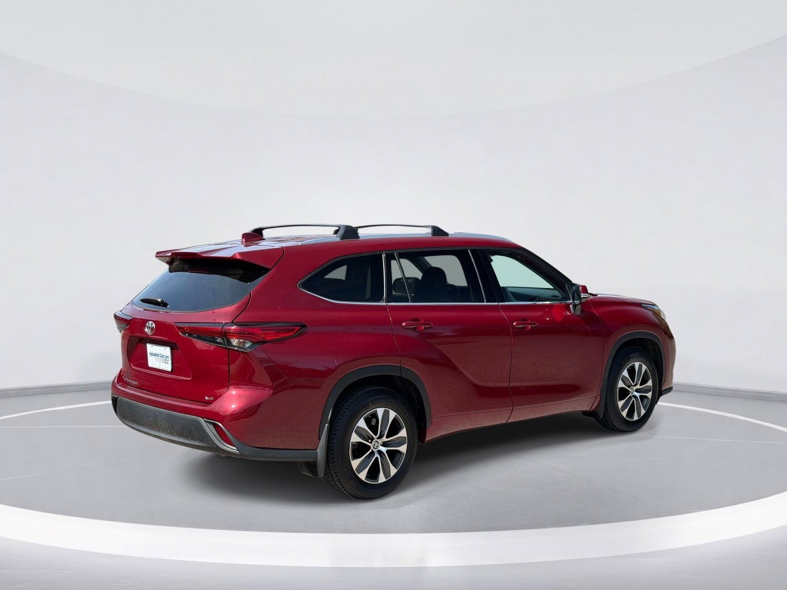 2021 Toyota Highlander XLE photo 3