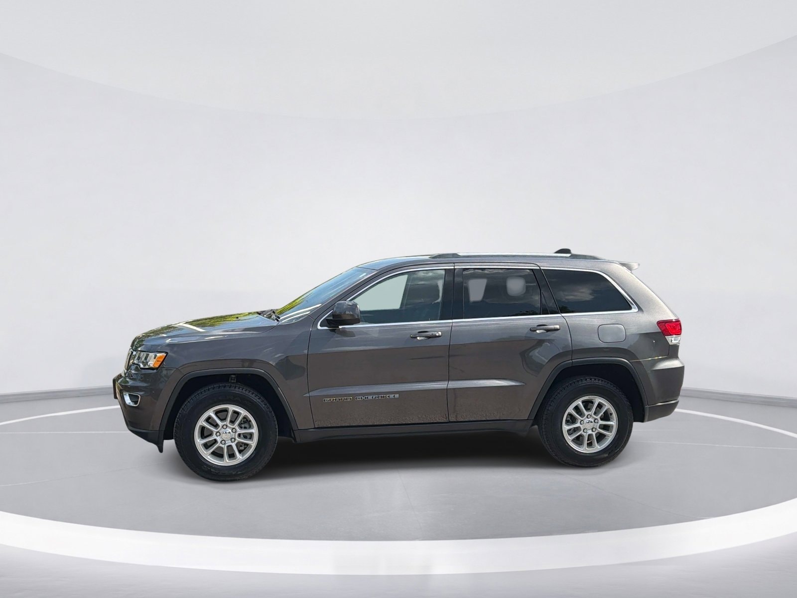 2020 Jeep Grand Cherokee Laredo E photo 5