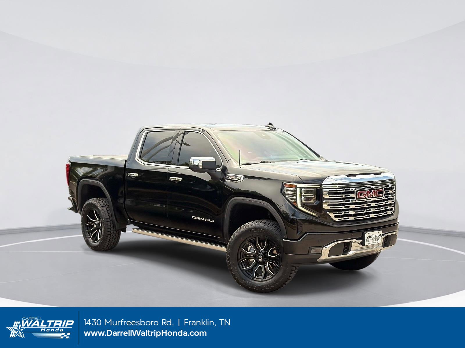2023 GMC Sierra 4WD Crew Cab Short Box Denali's photo