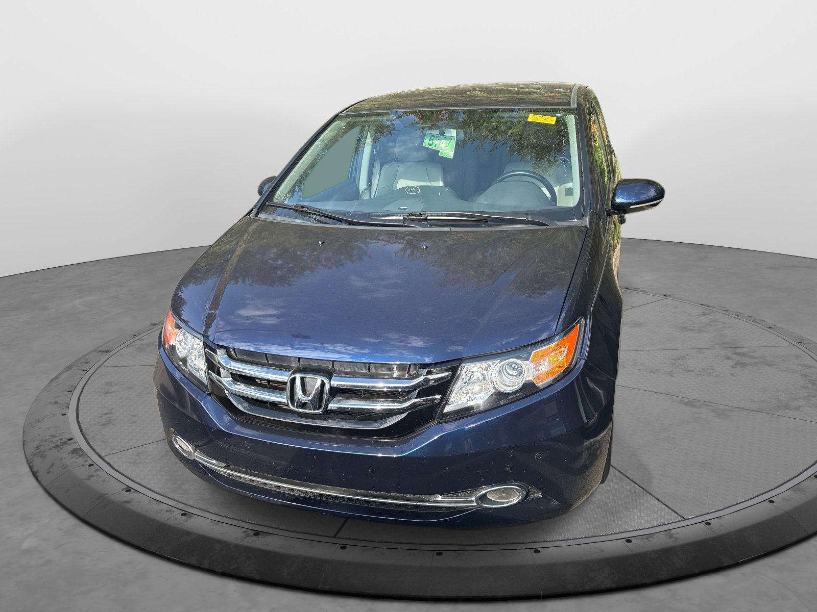 2014 Honda Odyssey Touring photo 3