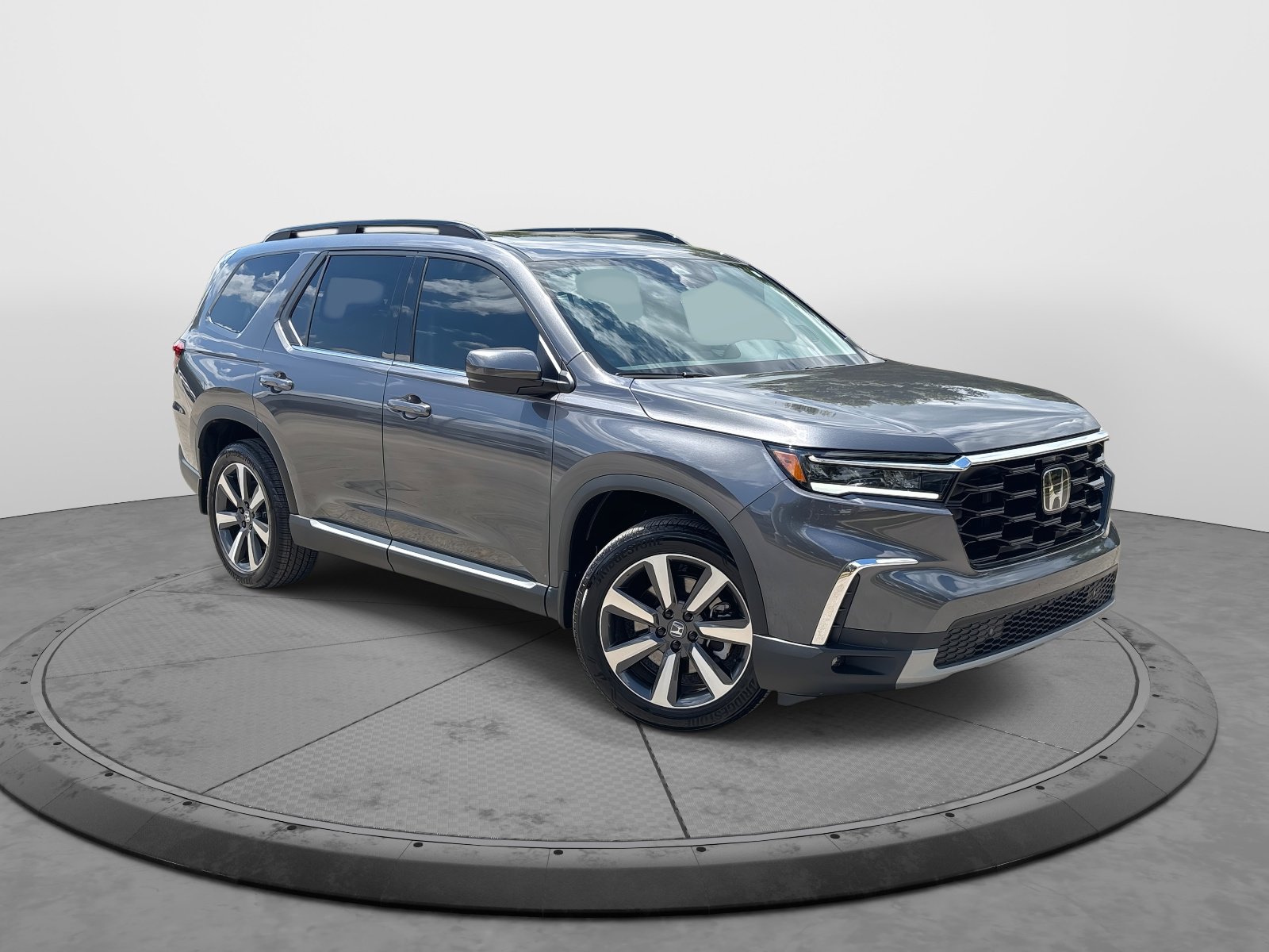 Used 2024 Honda Pilot Touring with VIN 5FNYG1H71RB035649 for sale in Franklin, TN