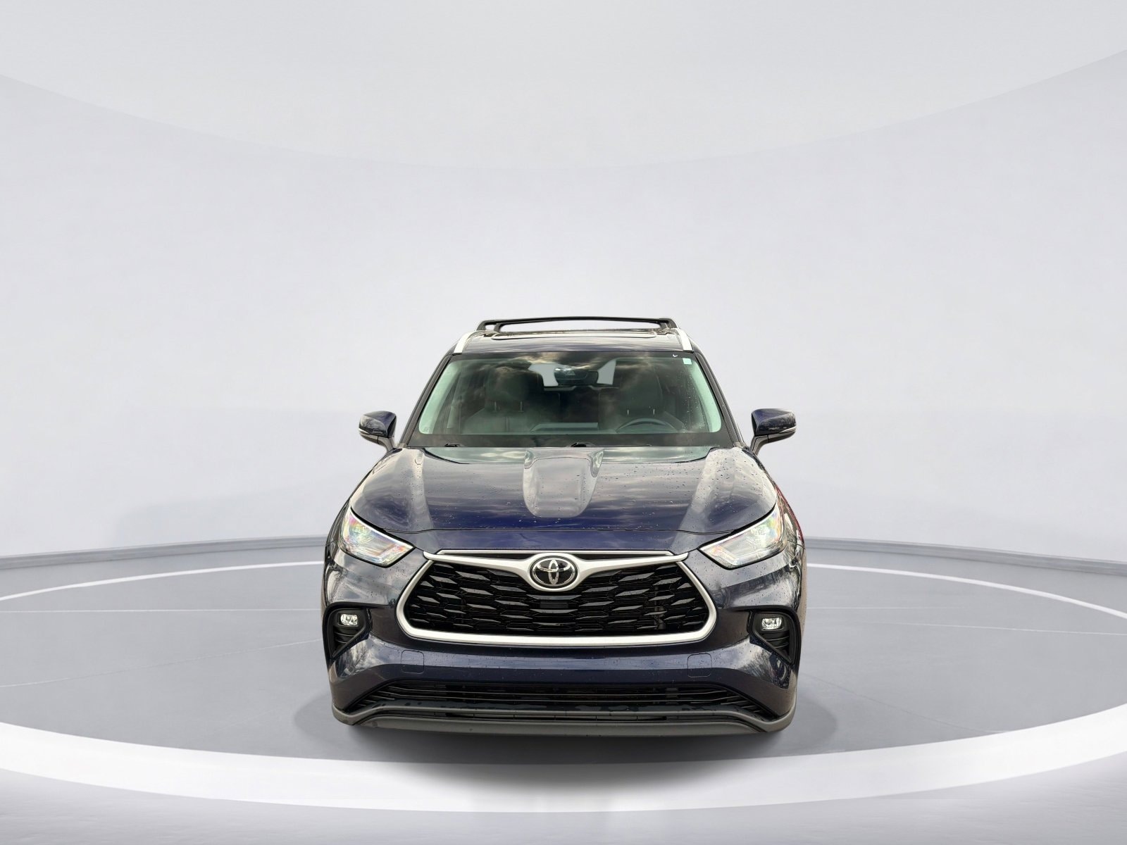 2023 Toyota Highlander XLE photo 2