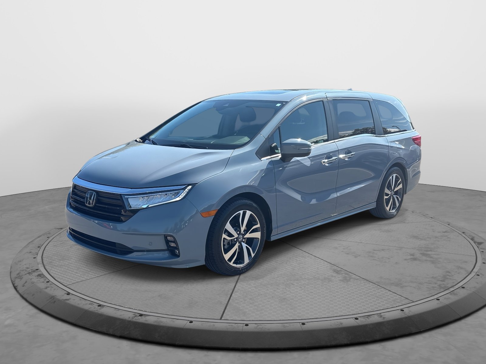 2023 Honda Odyssey Touring photo 3