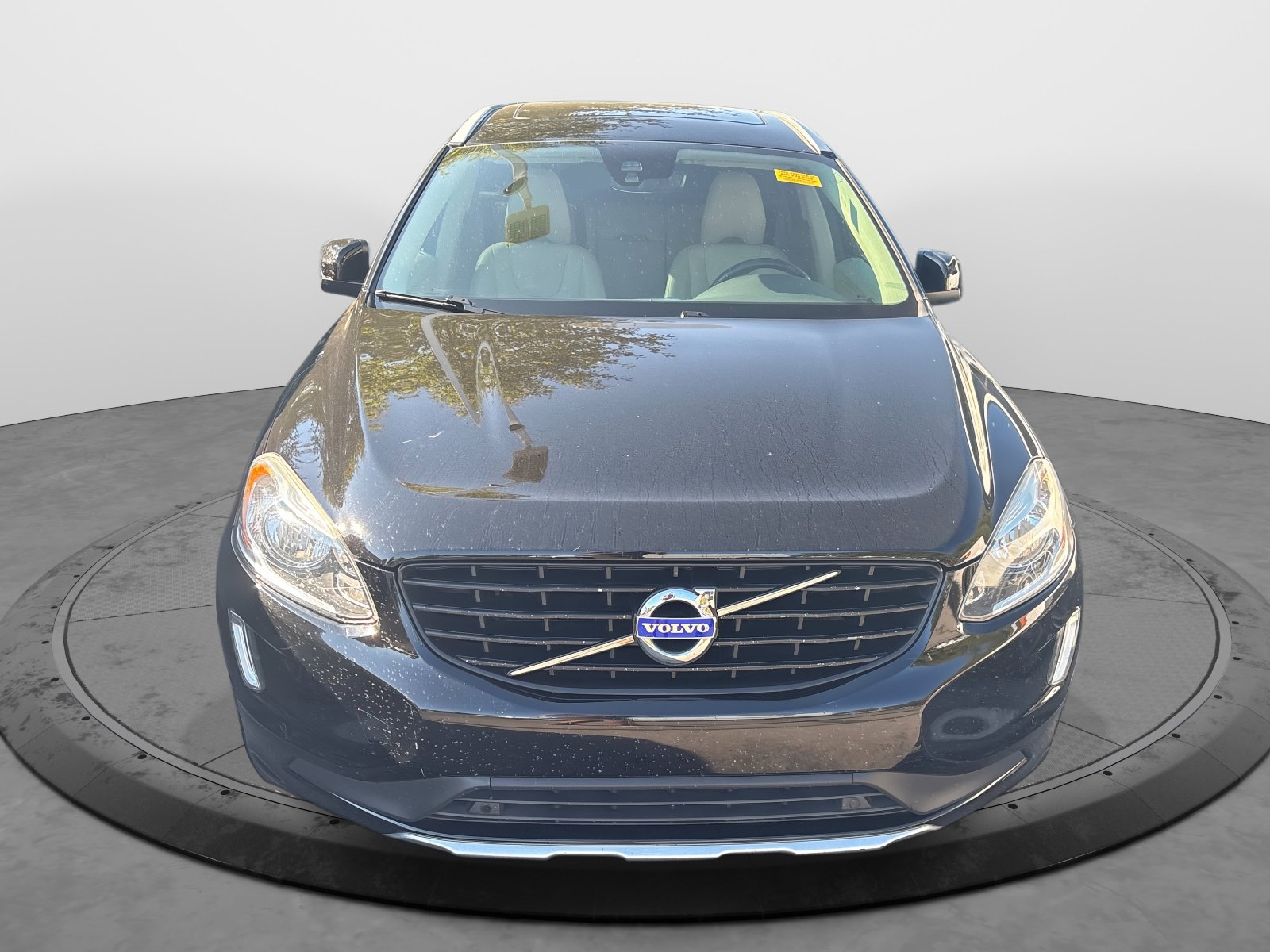 2015 Volvo XC60 T5 Drive-E Premier photo 2