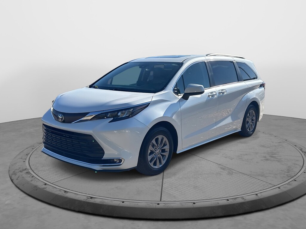 Used 2024 Toyota Sienna XLE Minivan