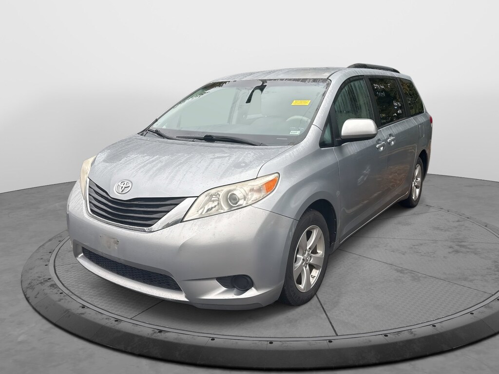Used 2014 Toyota Sienna LE Minivan