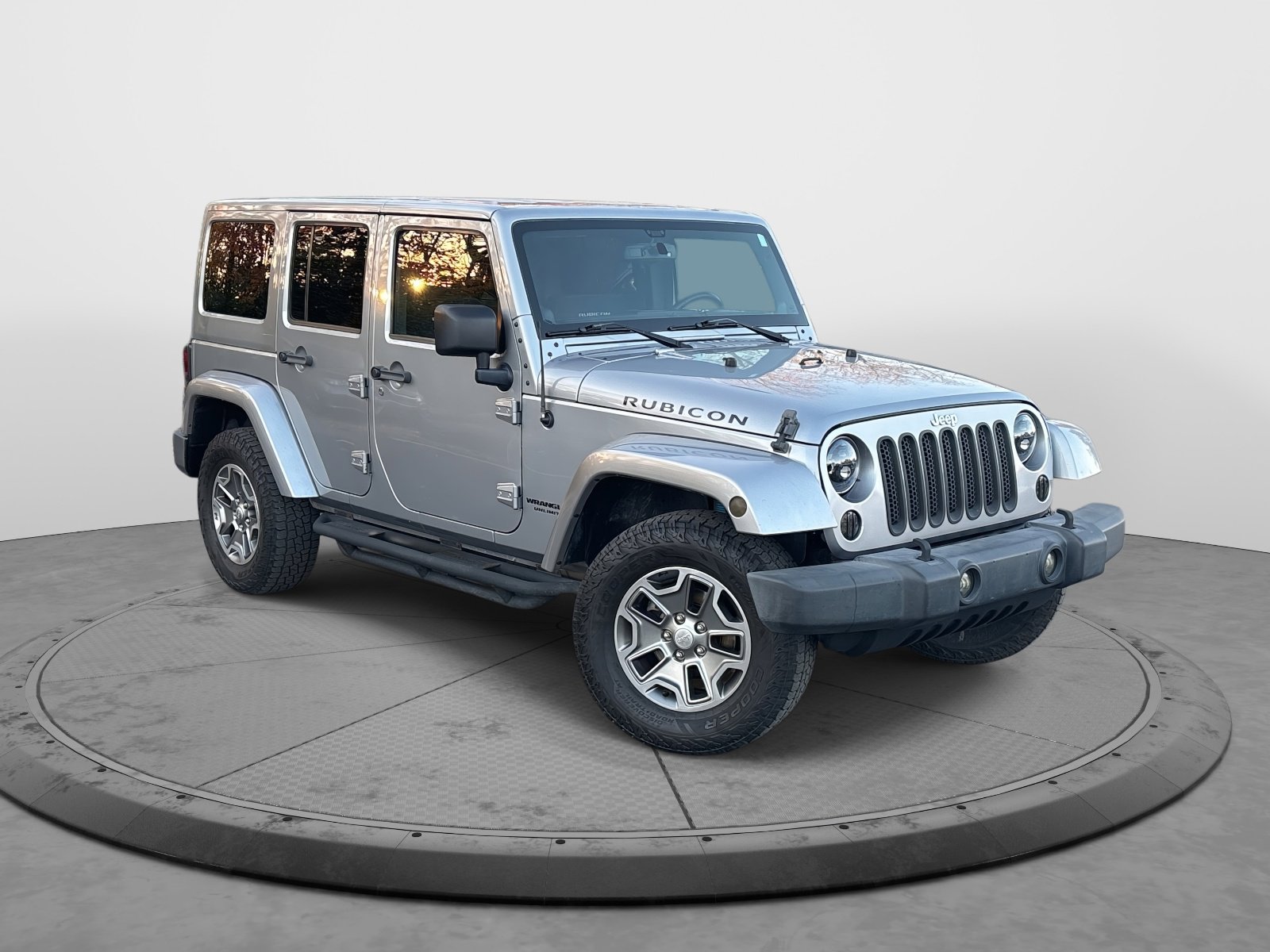 2014 Jeep Wrangler Unlimited Rubicon photo 2