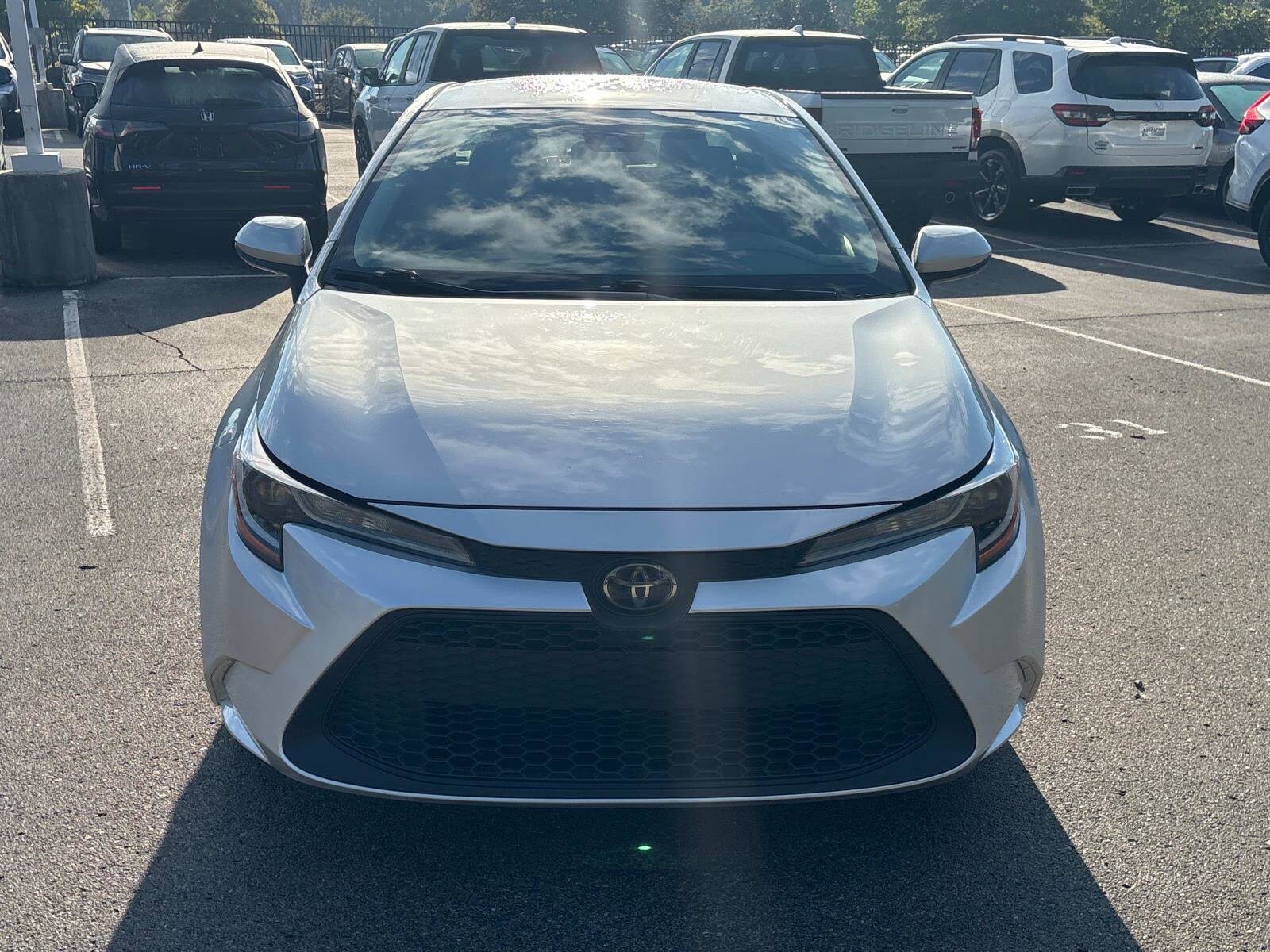 2020 Toyota Corolla LE photo 3