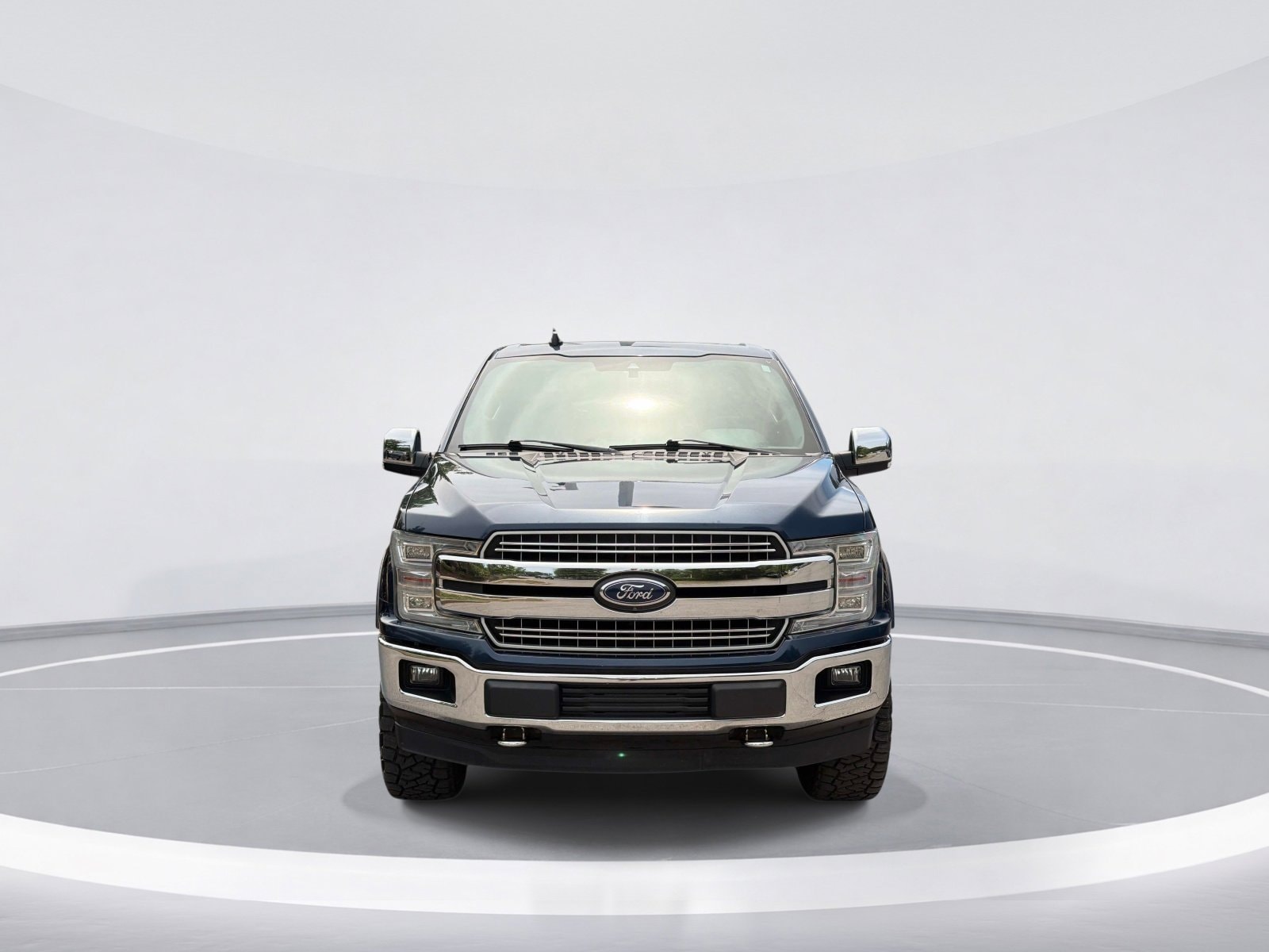 2019 Ford F-150 LARIAT photo 2