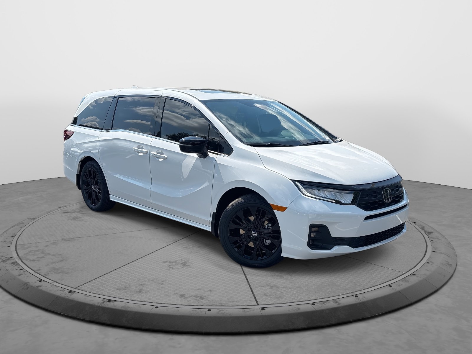 2026 Honda Odyssey photo 2