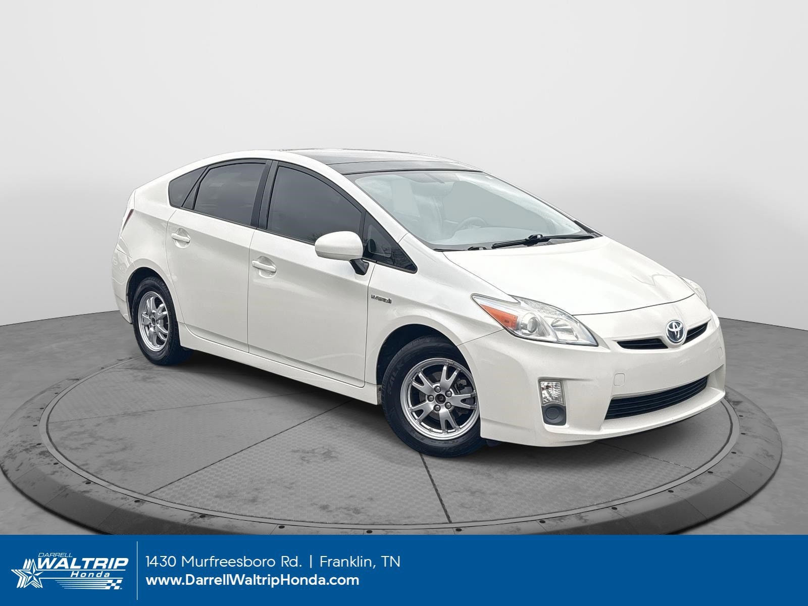 2010 Toyota Prius IV's photo