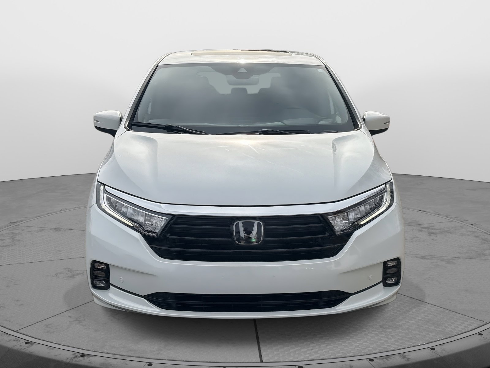 2023 Honda Odyssey Touring photo 2