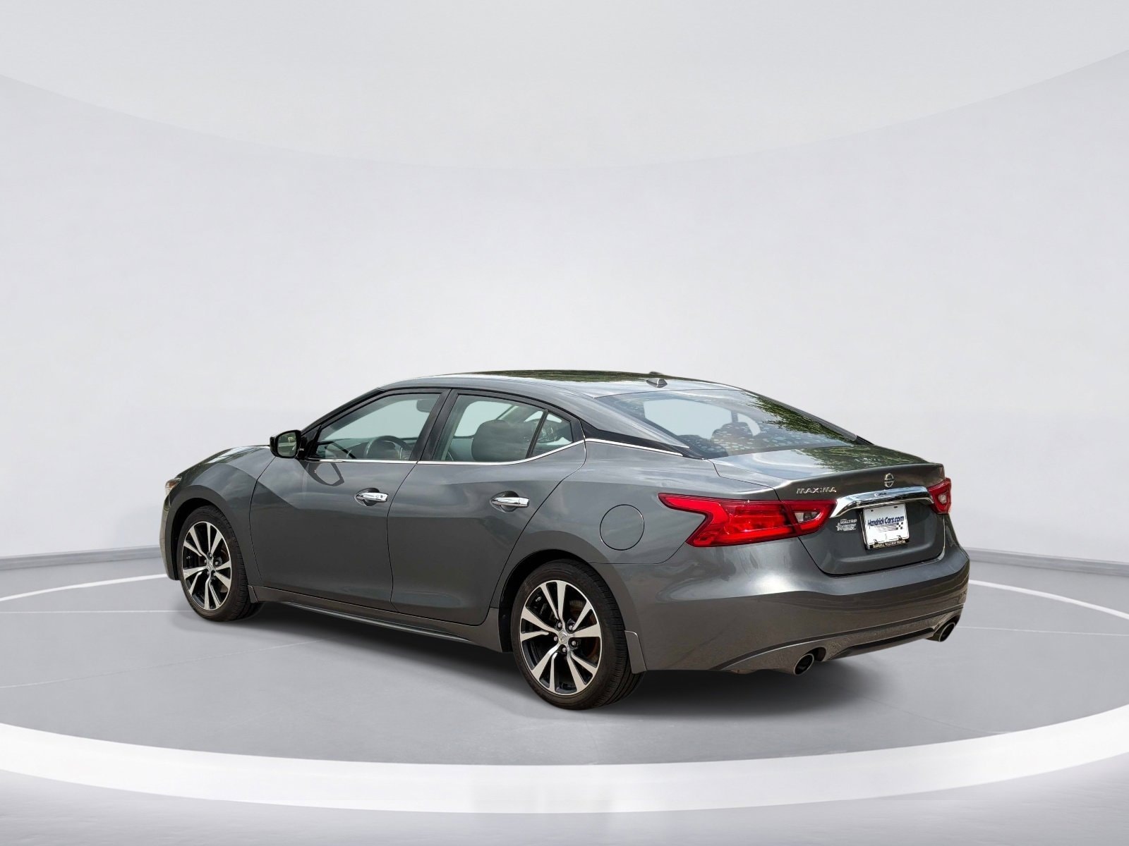 Nissan Maxima S