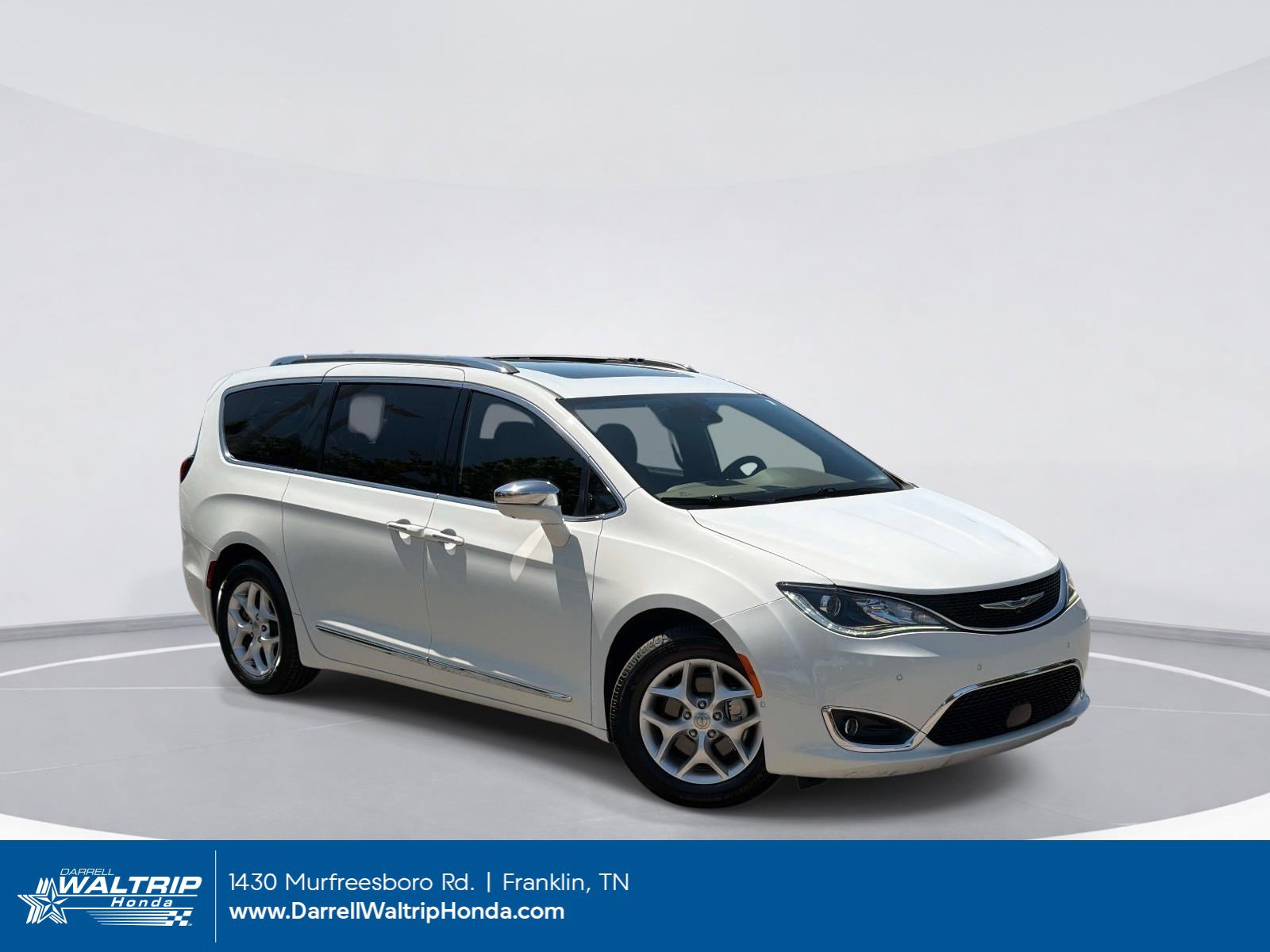 2020 Chrysler Pacifica Limited's photo
