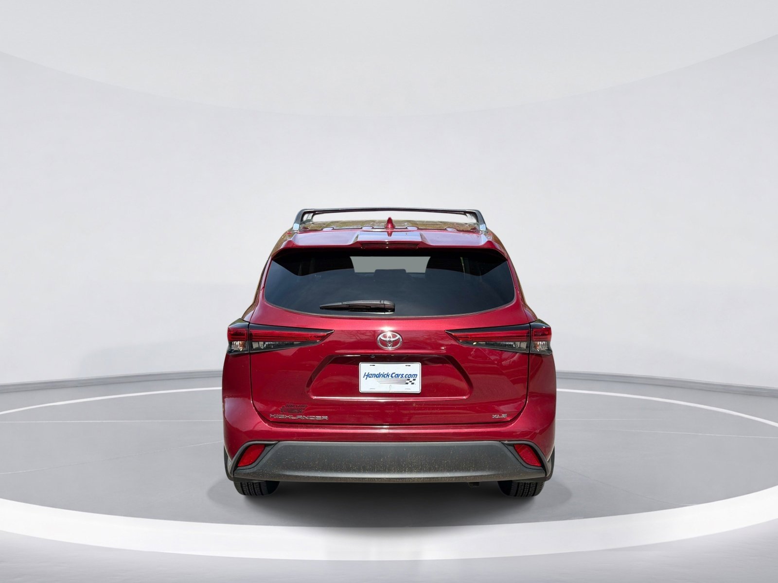 2021 Toyota Highlander XLE photo 6