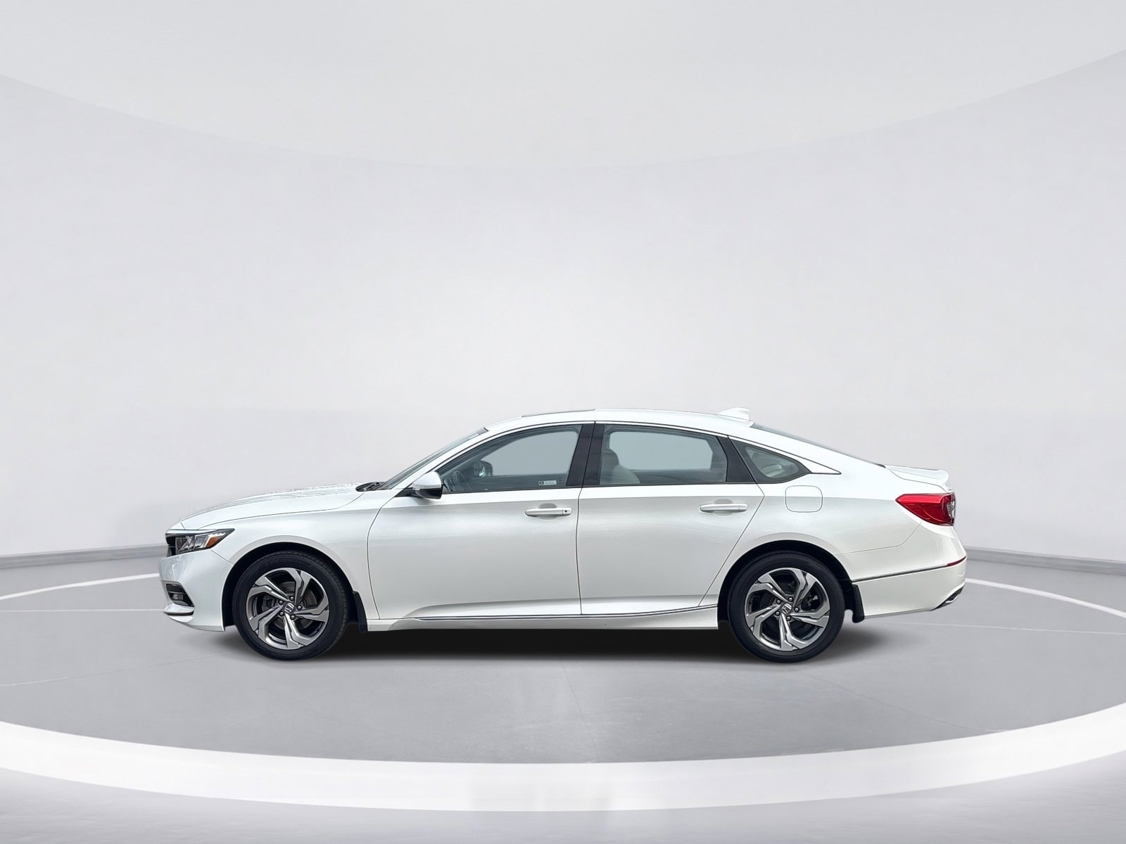 2019 Honda Accord EX-L 1.5T photo 5