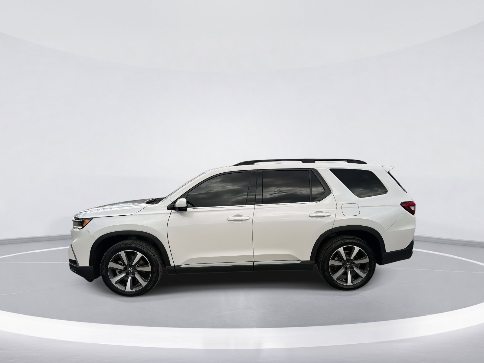 2023 Honda Pilot Touring photo 5