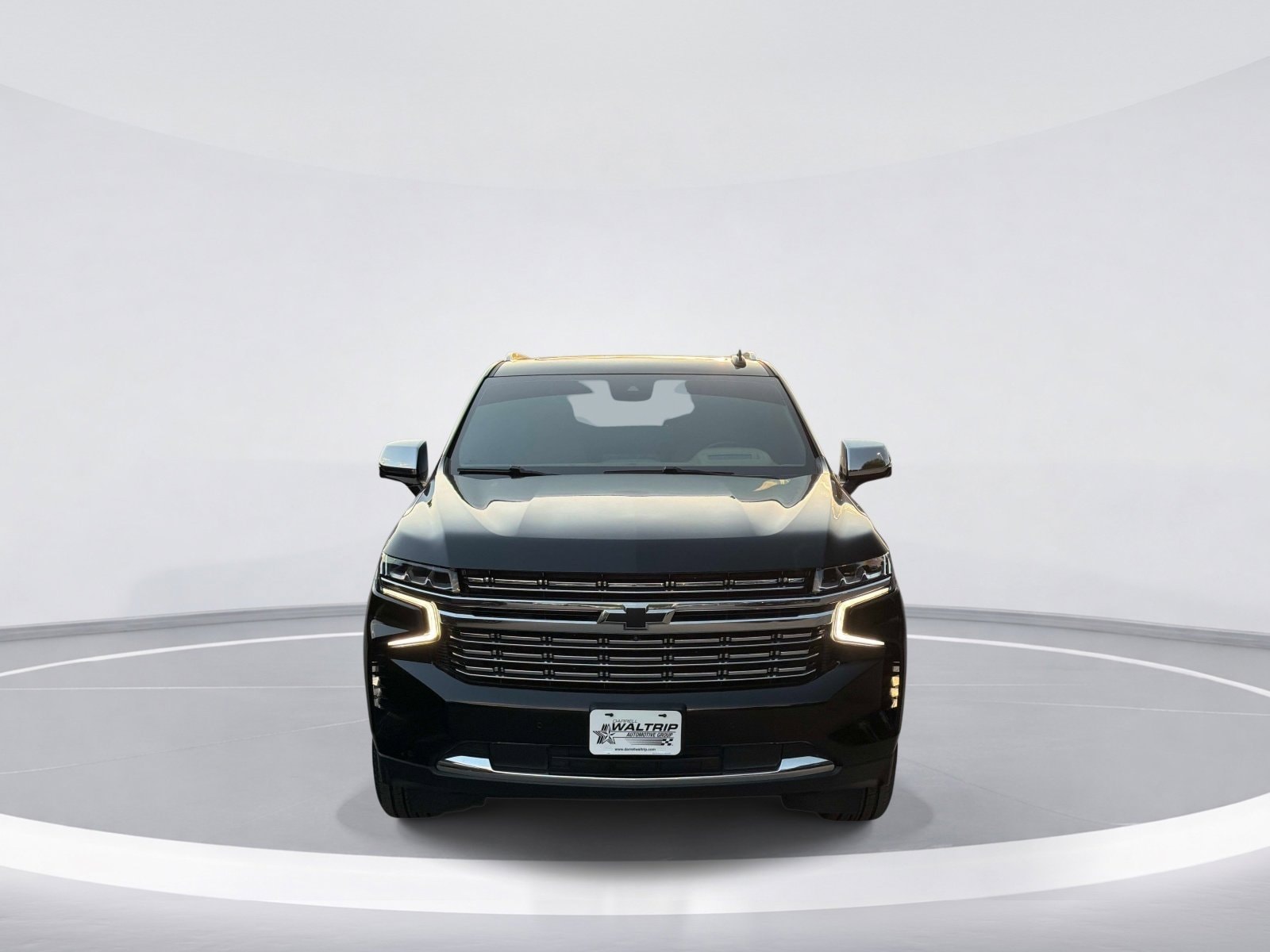 2023 Chevrolet Suburban Premier photo 2