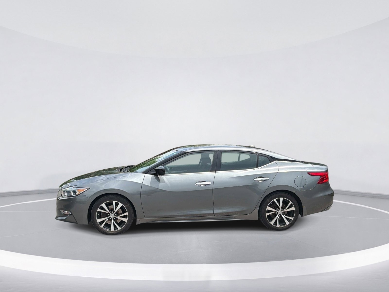 Nissan Maxima S