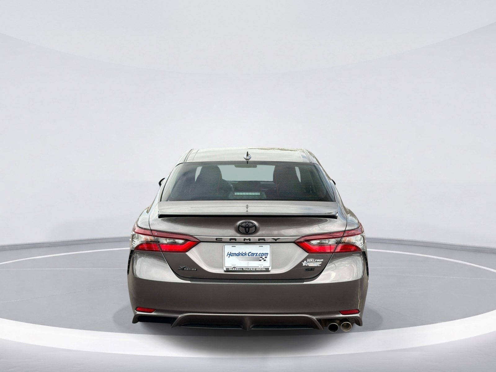 2023 Toyota Camry SE photo 3