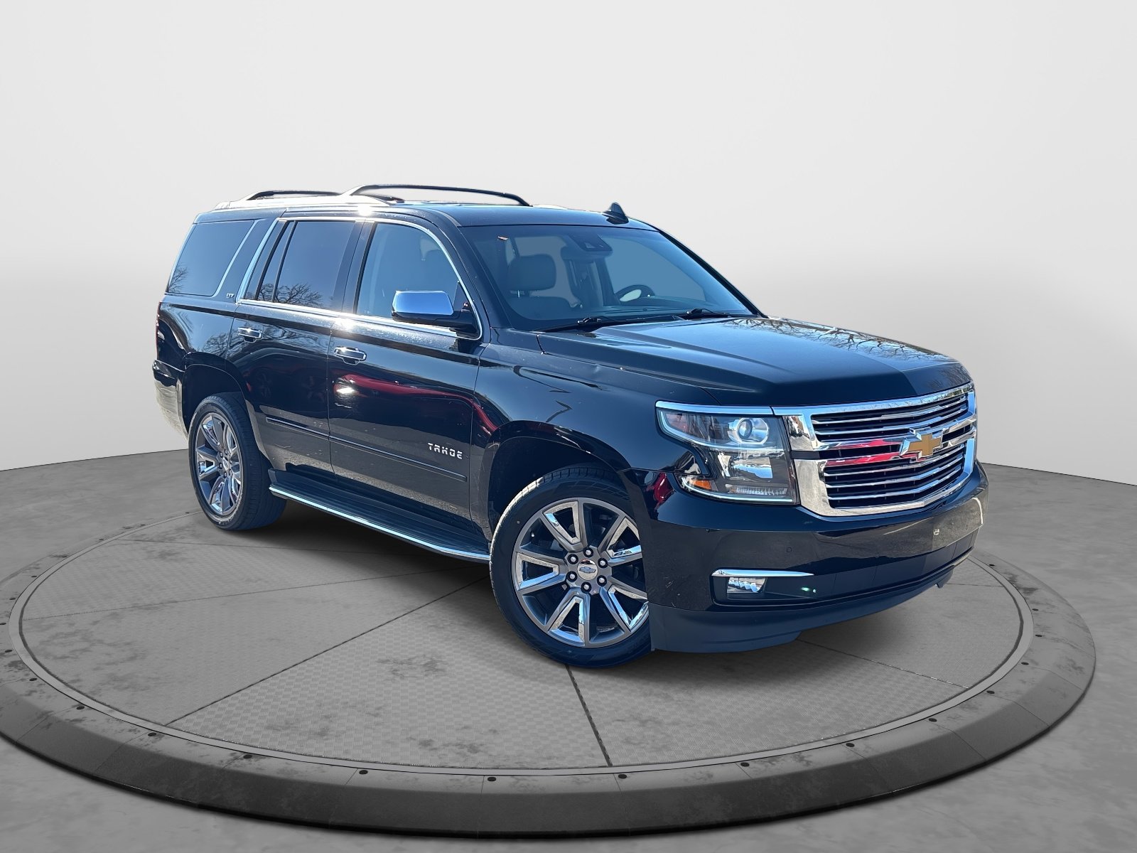 2016 Chevrolet Tahoe LTZ photo 2