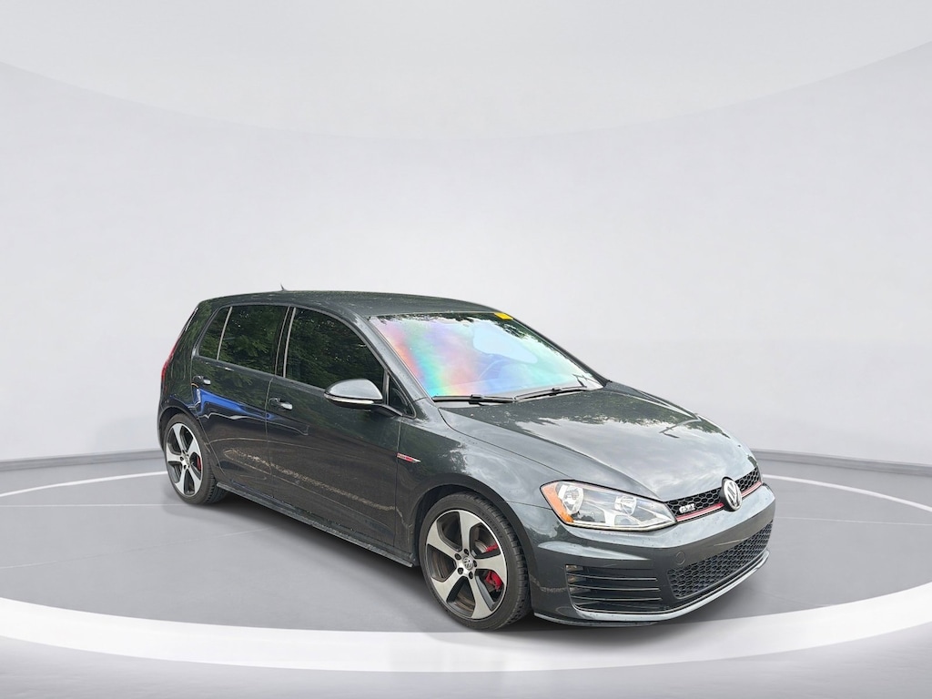 Used 2017 Volkswagen Golf GTI SE Hatchback