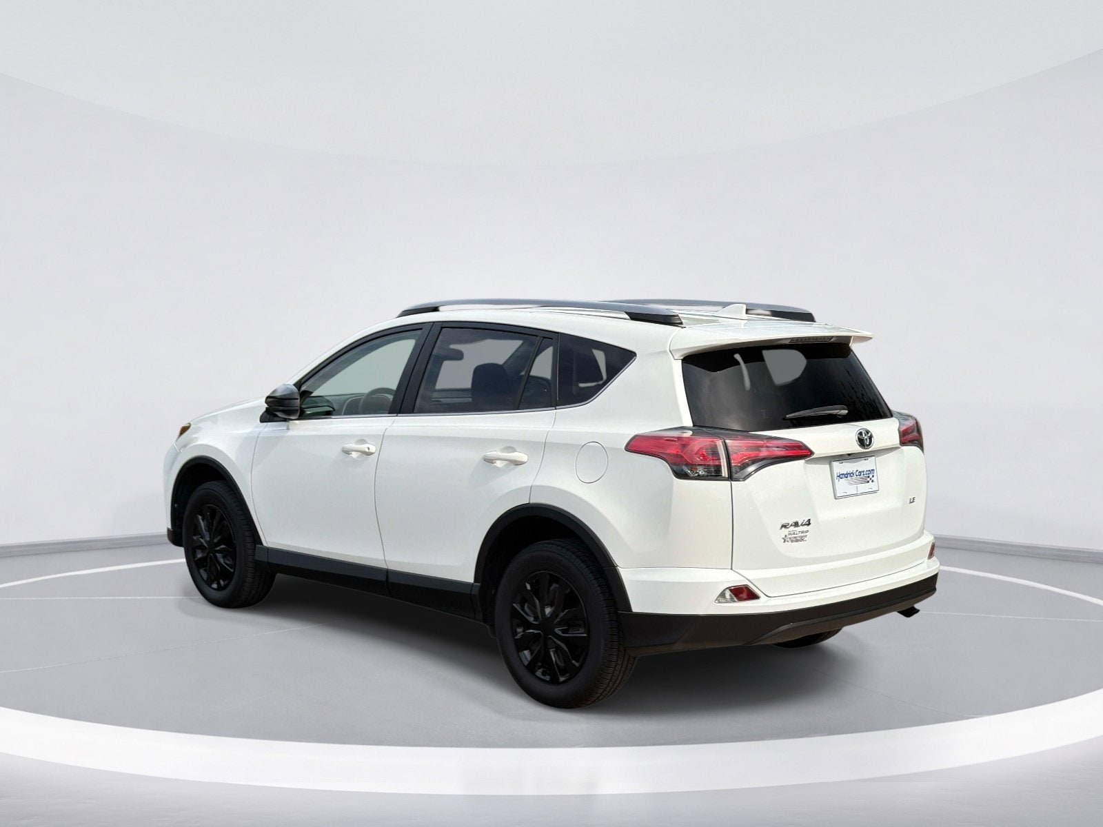 2017 Toyota RAV4 LE photo 6