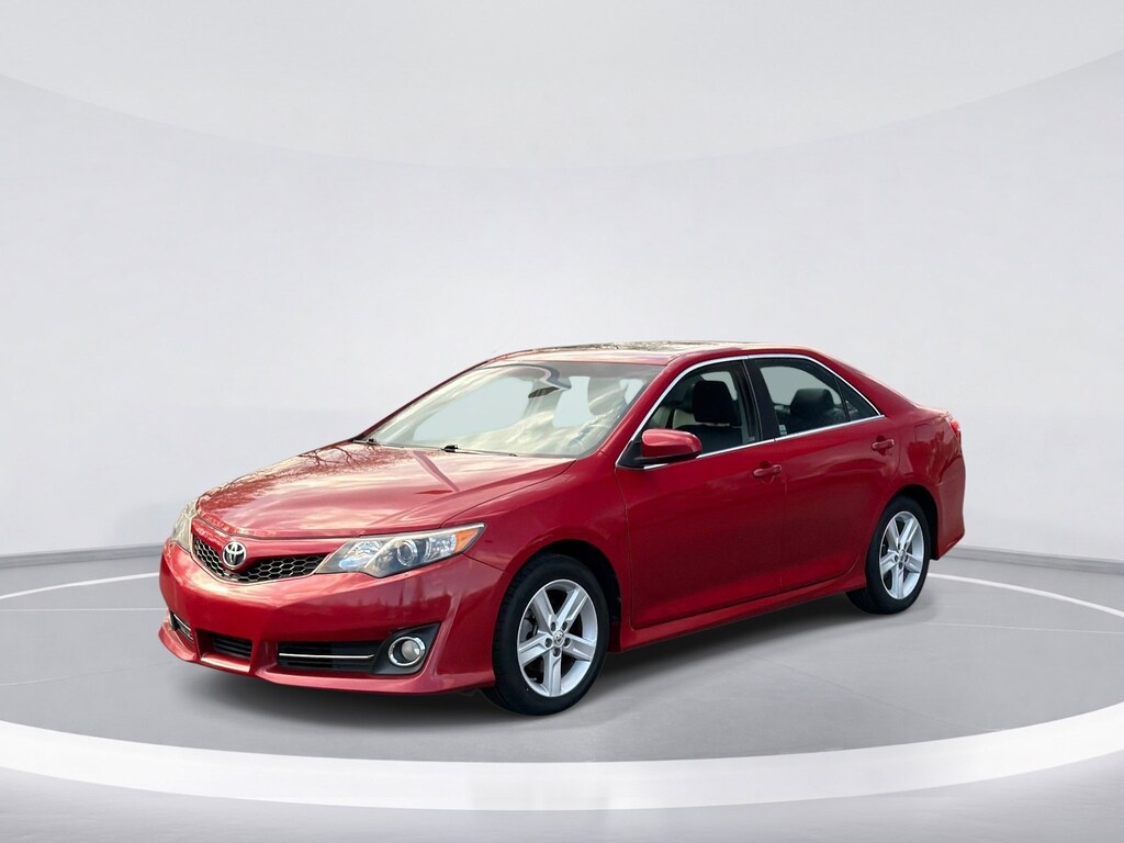Used 2013 Toyota Camry SE Sedan
