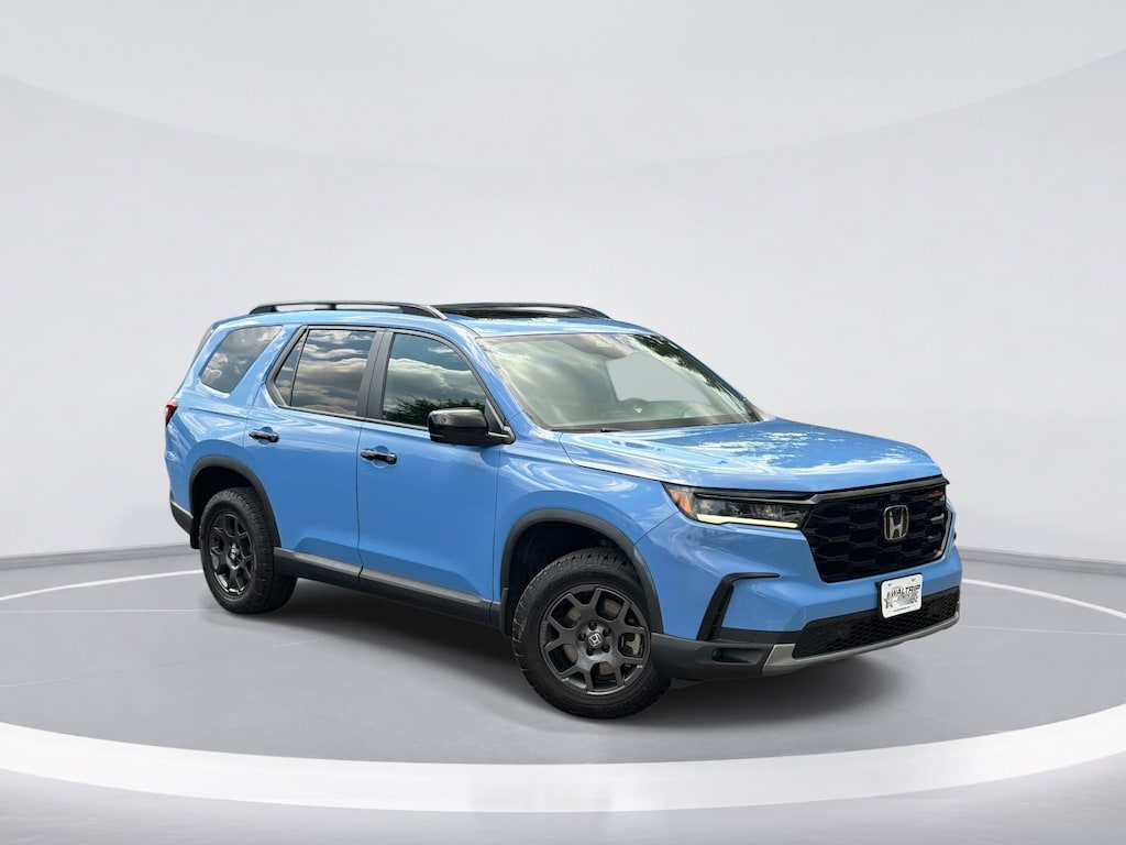 Certified 2025 Honda Pilot TrailSport SUV