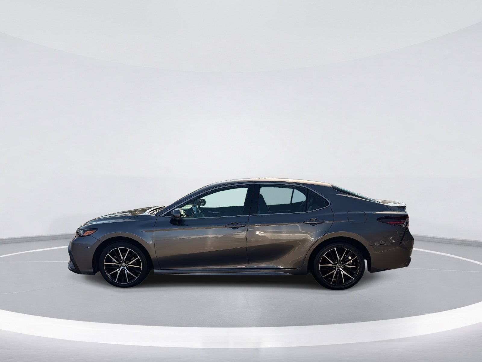 2024 Toyota Camry SE photo 5