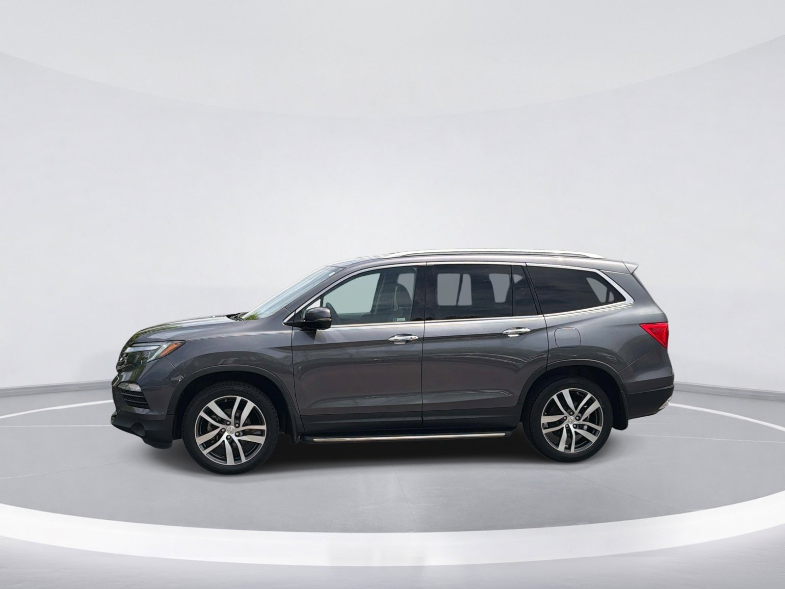 2018 Honda Pilot Touring photo 5