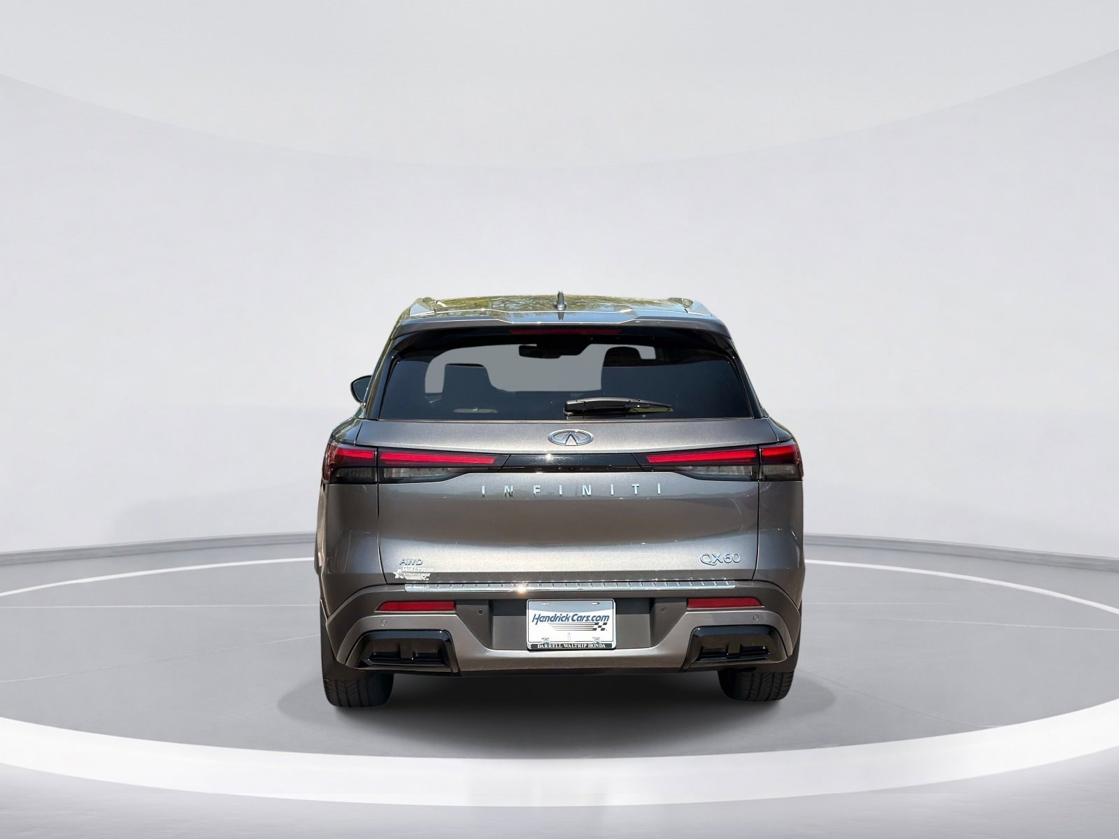 2023 INFINITI QX60 LUXE photo 3