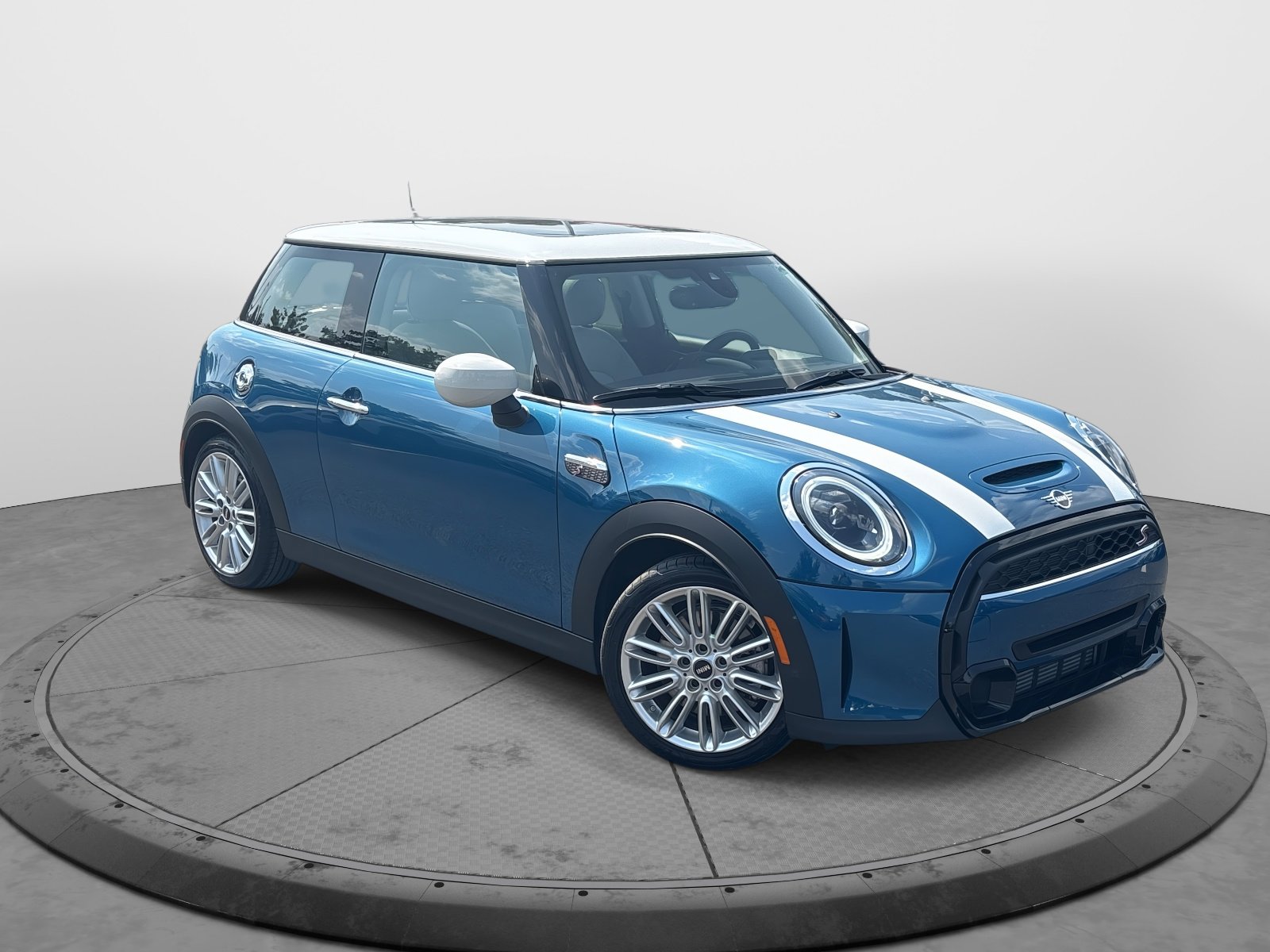 Used 2024 MINI Hardtop 2 Door S with VIN WMW53DH00R2V67610 for sale in Franklin, TN