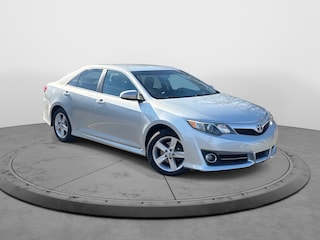 2014 Toyota Camry SE Sedan